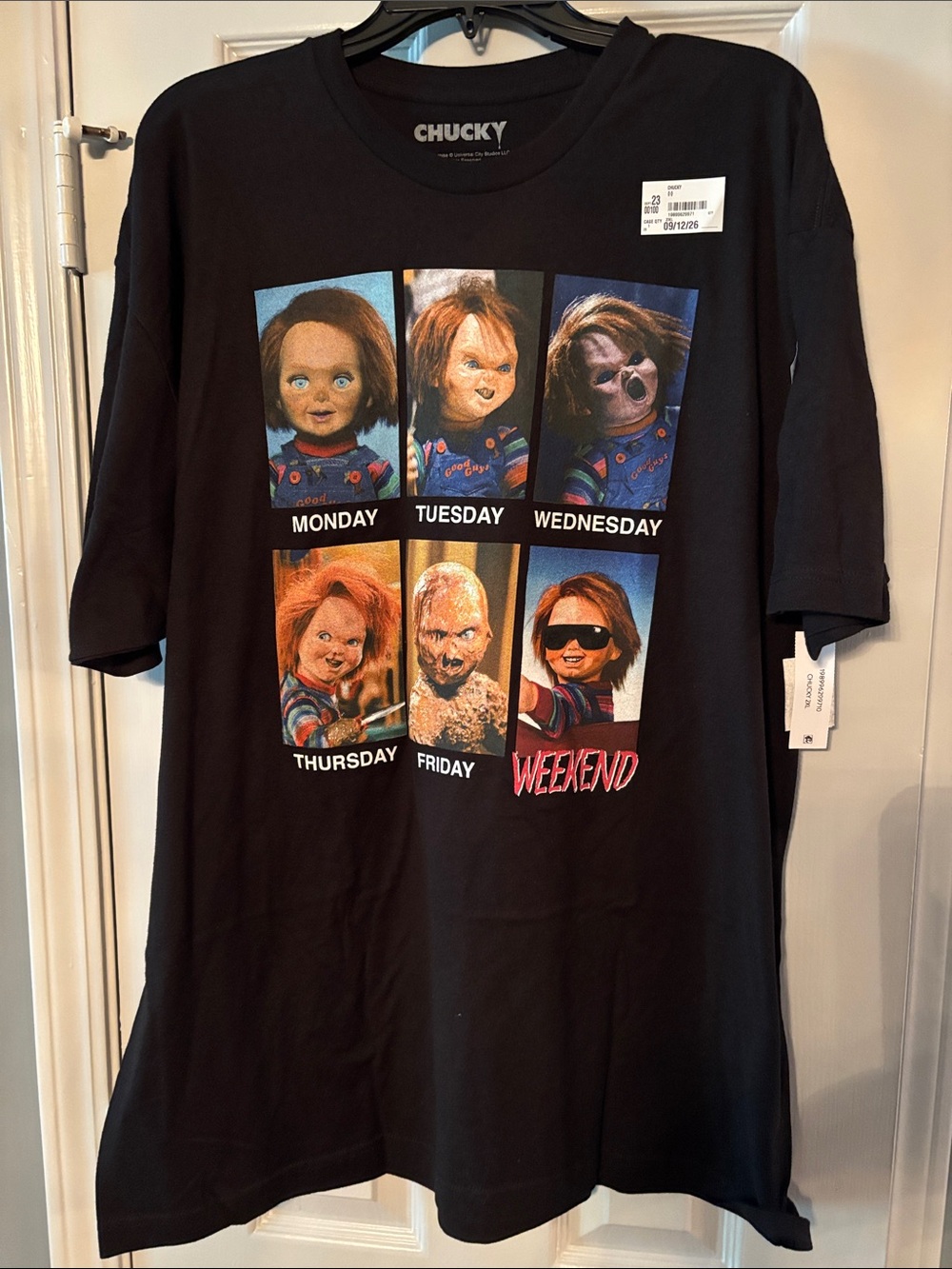 Chucky Scary Weekdays Cool Weekend Black Tee NWT